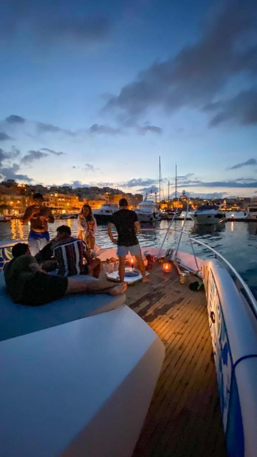 Hotel Sea Baroniv "Bedsonboat" à Il-Il-Birgu Extérieur photo