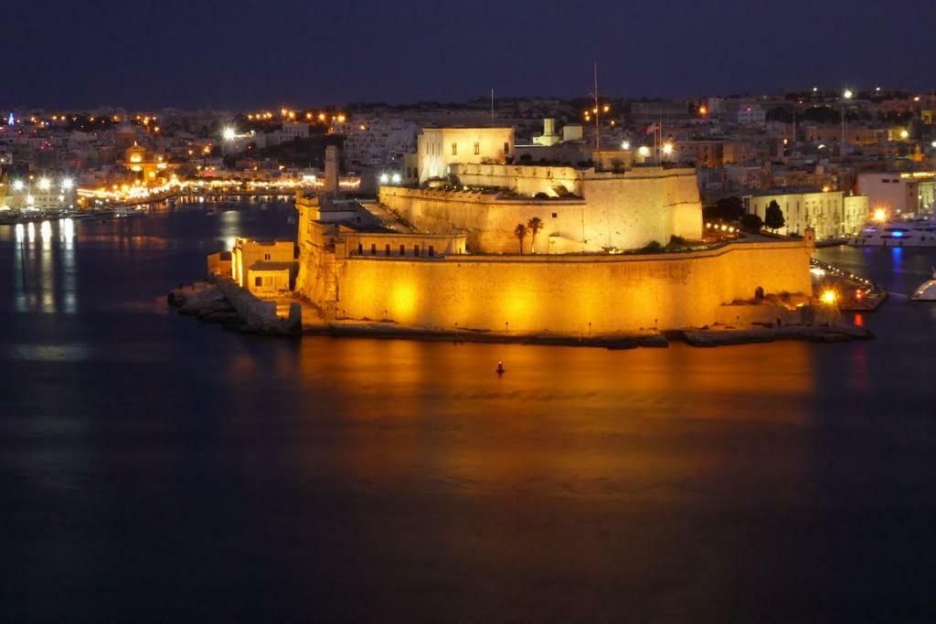 Hotel Sea Baroniv "Bedsonboat" à Il-Il-Birgu Extérieur photo